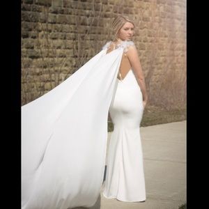 Size 10 wedding gown in ivory with removable cape